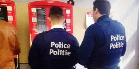 Deux policiers photographiés dans un bookmaker Ladbrokes